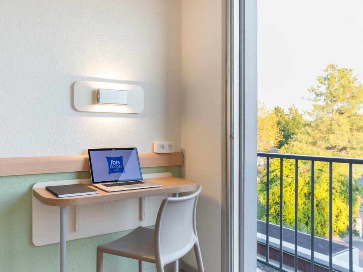 Ibis Budget Pau Lescar Exterior photo